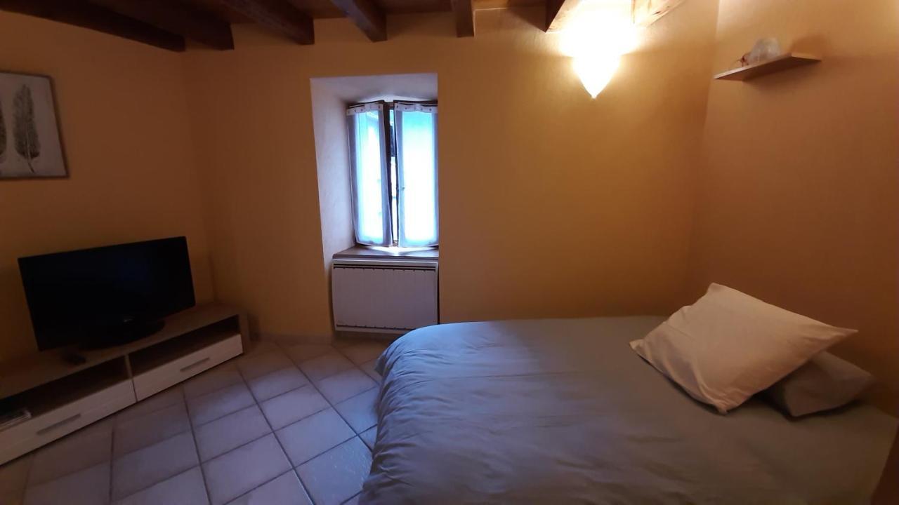 Virieu-le-Grand Petite Maison De Village Situee Entre Lacs, Cascades Et Montagnes מראה חיצוני תמונה